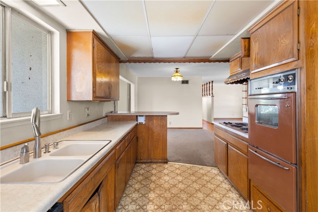 Detail Gallery Image 8 of 19 For 9461 Lotus Dr, Westminster,  CA 92683 - 4 Beds | 2 Baths