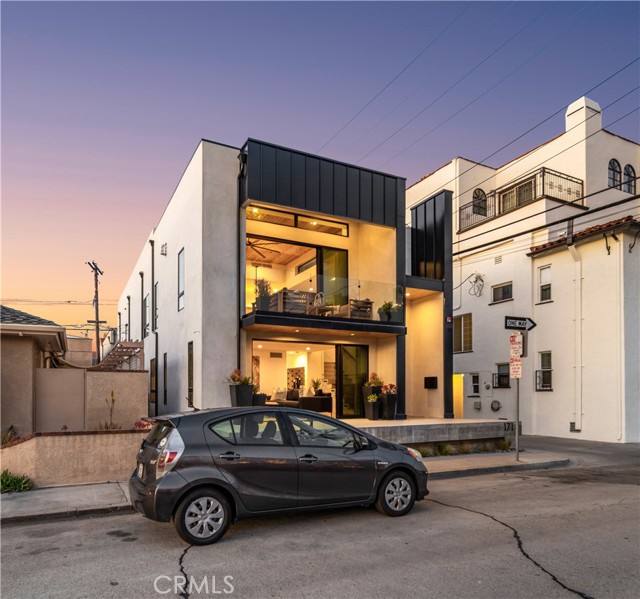 171 Savona Walk, Long Beach CA: https://media.crmls.org/medias/e78589f2-87e4-4ebf-bba3-2a99ae1979c4.jpg