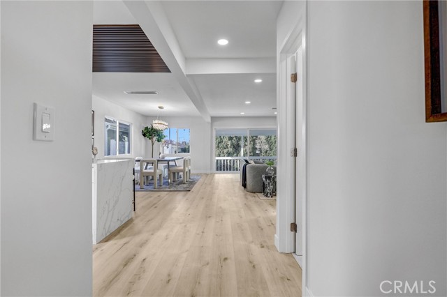 Detail Gallery Image 8 of 43 For 13021 Killion St, Sherman Oaks,  CA 91401 - 3 Beds | 2/1 Baths