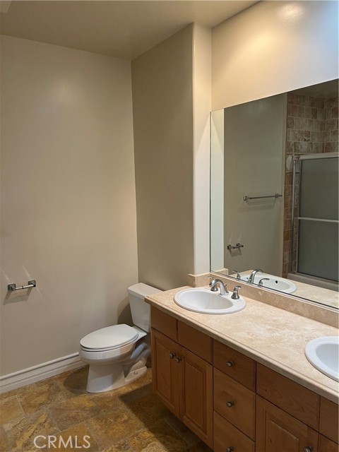 Detail Gallery Image 23 of 26 For 5555 Carpenter Ave #2,  Valley Village,  CA 91607 - 3 Beds | 2/1 Baths