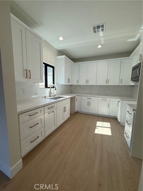 Detail Gallery Image 3 of 11 For 17449 Tribune St, Granada Hills,  CA 91344 - 3 Beds | 2 Baths