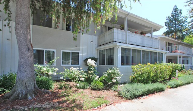 Detail Gallery Image 3 of 30 For 368 Avenida Castilla #C,  Laguna Woods,  CA 92637 - 2 Beds | 2 Baths