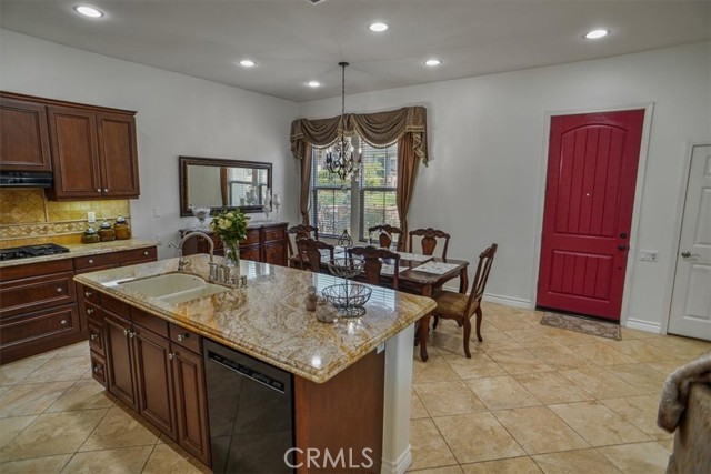 Detail Gallery Image 7 of 35 For 23724 Mahogany Ct, Valencia,  CA 91354 - 2 Beds | 2 Baths