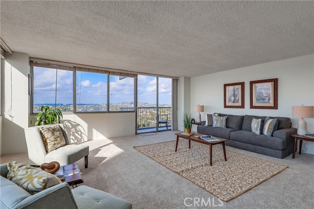 2999 E Ocean Boulevard, Long Beach CA: https://media.crmls.org/medias/e78810dc-99db-4980-b3e9-3130e1c42d1c.jpg