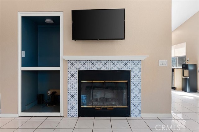 Detail Gallery Image 3 of 17 For 11375 Winery Dr., Fontana,  CA 92337 - 3 Beds | 2 Baths