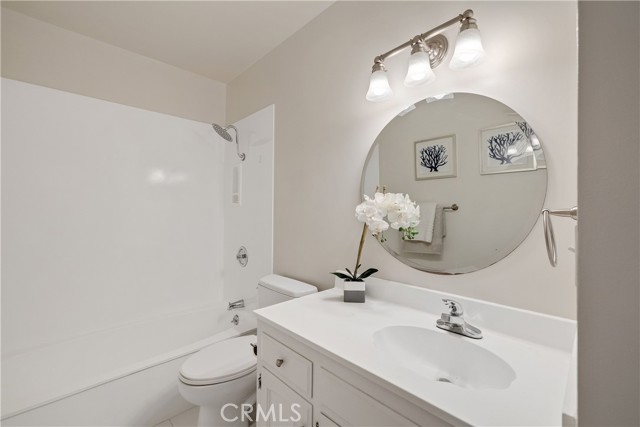 3313 Onrado Street, Torrance CA: https://media.crmls.org/medias/e78ac490-c260-4bee-814d-f847ae5bfbfb.jpg