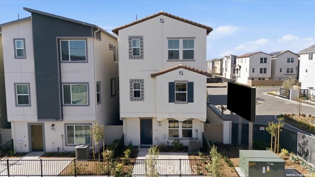 Front Image Thumbnail for CRIV26038263