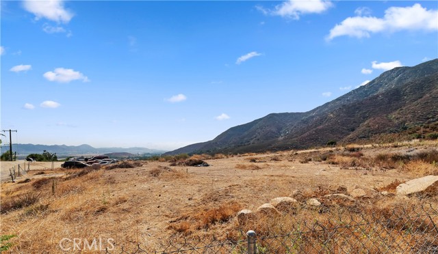 Detail Gallery Image 24 of 29 For 17525 Bodkin Ave, Lake Elsinore,  CA 92530 - 3 Beds | 2/1 Baths