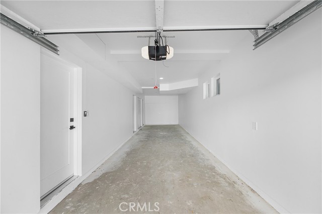 Detail Gallery Image 10 of 33 For 14422 Tiara #1/2,  Van Nuys,  CA 91401 - 5 Beds | 5 Baths