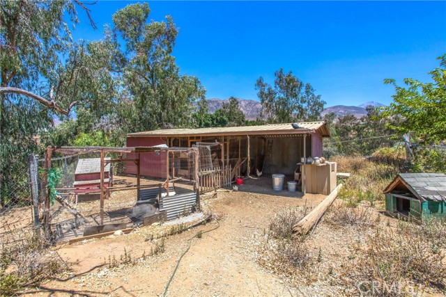 32272 Florida Avenue, Mentone CA: https://media.crmls.org/medias/e78b4c73-c49f-4914-a549-a101e8f0a1b4.jpg