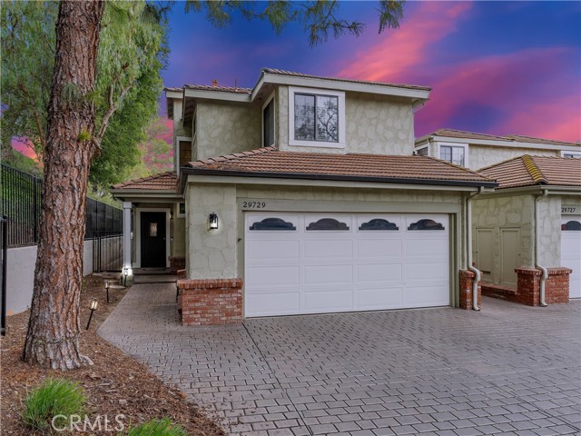 Detail Gallery Image 2 of 54 For 29729 Strawberry Hill Dr, Agoura Hills,  CA 91301 - 3 Beds | 3 Baths