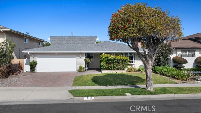 Detail Gallery Image 28 of 35 For 17262 Wild Rose Ln, Huntington Beach,  CA 92649 - 3 Beds | 2 Baths