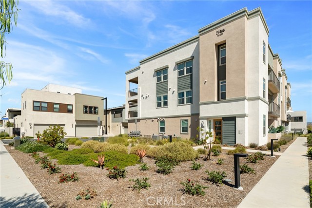 Detail Gallery Image 22 of 46 For 27466 Mercantile Ct, Valencia,  CA 91381 - 2 Beds | 2 Baths
