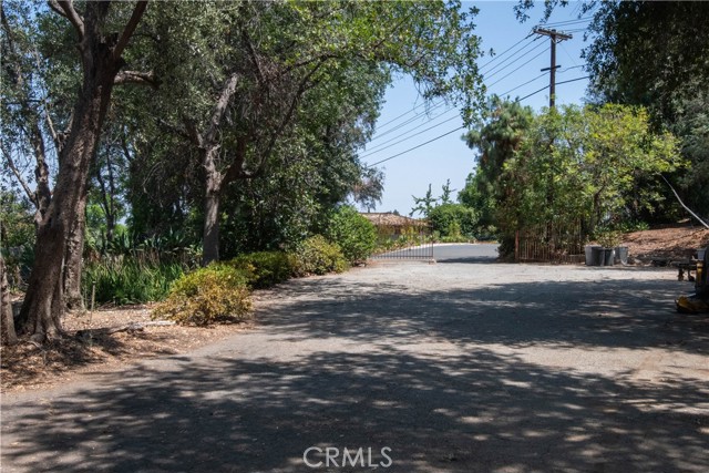 2475 Sunset Drive, Riverside CA: https://media.crmls.org/medias/e78d9d61-4023-4cc4-ba95-ded56b20d8e4.jpg