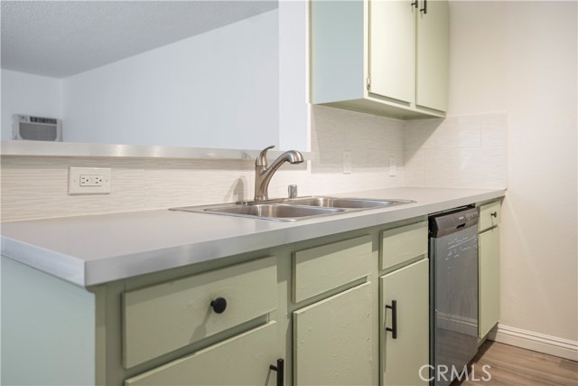 20234 Cantara Street, Winnetka CA: https://media.crmls.org/medias/e78db6a1-09ff-498f-a18c-5feff0908a61.jpg