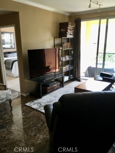 Detail Gallery Image 3 of 12 For 3435 Watermarke, Irvine,  CA 92612 - 2 Beds | 2 Baths