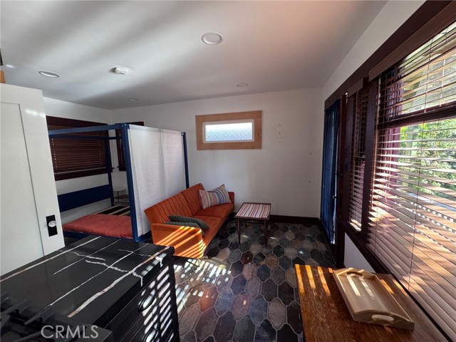 4115 S Carolina Street, San Pedro CA: https://media.crmls.org/medias/e78dbc6c-c309-4ba3-95cb-7ab9eb6dd9b1.jpg