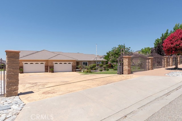 Detail Gallery Image 4 of 57 For 10362 Jocelyn Ln, Yucaipa,  CA 92399 - 4 Beds | 3/1 Baths