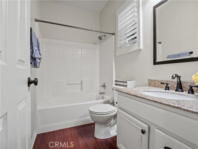 Detail Gallery Image 11 of 39 For 28532 Agajanian, Saugus,  CA 91390 - 4 Beds | 3 Baths