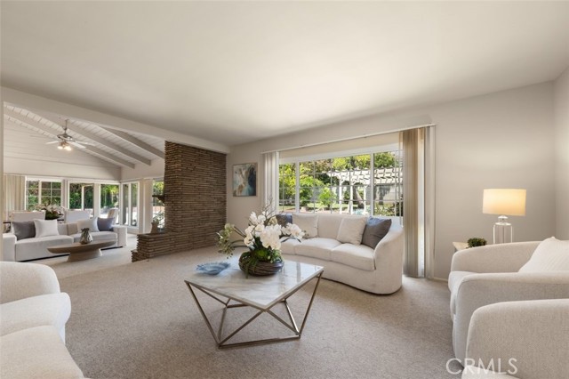 451 W FOOTHILL Boulevard, Arcadia CA: https://media.crmls.org/medias/e78e6d06-b5b6-4a52-bc85-994c82516b39.jpg
