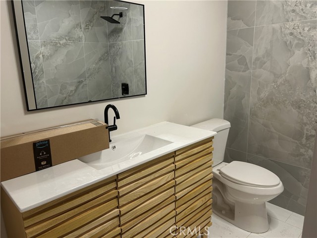 Detail Gallery Image 7 of 15 For 3375 Baltic Ave, Long Beach,  CA 90810 - 3 Beds | 2 Baths