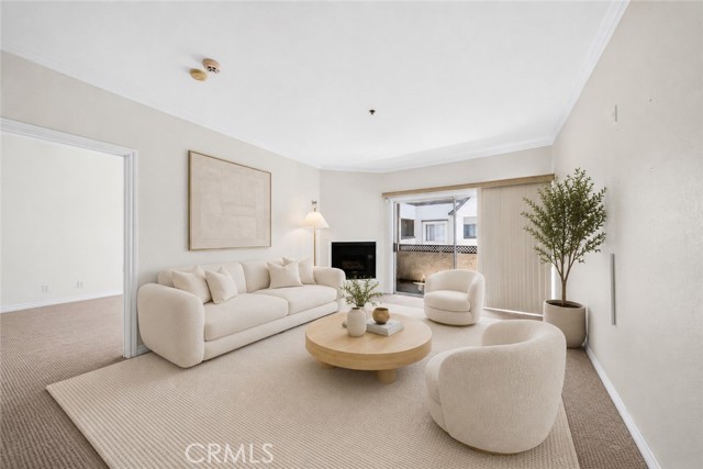 Front Image Thumbnail for CRDW26136253