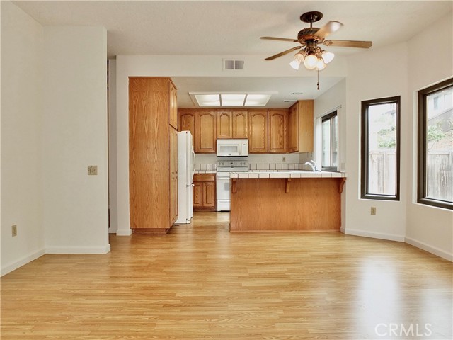 Detail Gallery Image 7 of 52 For 3019 Glenbrook St, Carlsbad,  CA 92010 - 4 Beds | 3 Baths