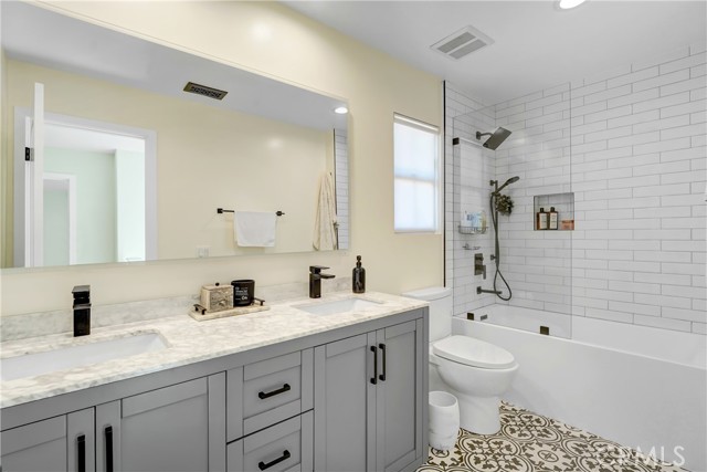 Detail Gallery Image 20 of 34 For 19920 Holly Dr, Saugus,  CA 91350 - 3 Beds | 2/1 Baths