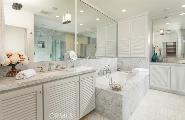 2301 Pacific Drive, Corona del Mar CA: https://media.crmls.org/medias/e79043eb-71c0-4fc2-b03c-d4182718f2ed.jpg