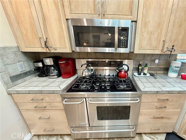 1737 Zion Way, Pine Mountain Club CA: https://media.crmls.org/medias/e7906c86-ca54-4808-b177-16ae9ea58d69.jpg