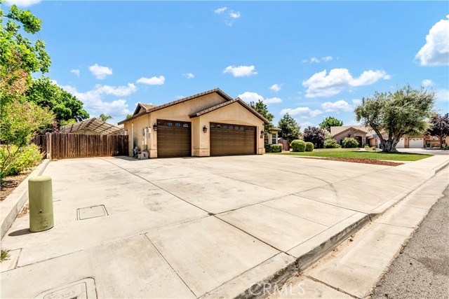 Detail Gallery Image 4 of 54 For 300 S Lombardi St, Porterville,  CA 93257 - 4 Beds | 2 Baths