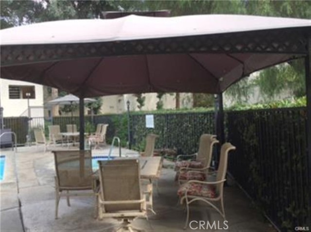 18411 HATTERAS, Tarzana CA: https://media.crmls.org/medias/e7912b48-f38e-4eb9-8d3f-aed4583031a1.jpg
