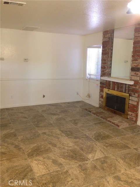 Detail Gallery Image 9 of 24 For 10482 Sagecrest Dr, Moreno Valley,  CA 92557 - 4 Beds | 2/1 Baths