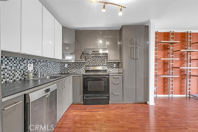 65 N Allen Avenue, Pasadena CA: https://media.crmls.org/medias/e791c983-2ec2-4438-9833-efd4893ff475.jpg
