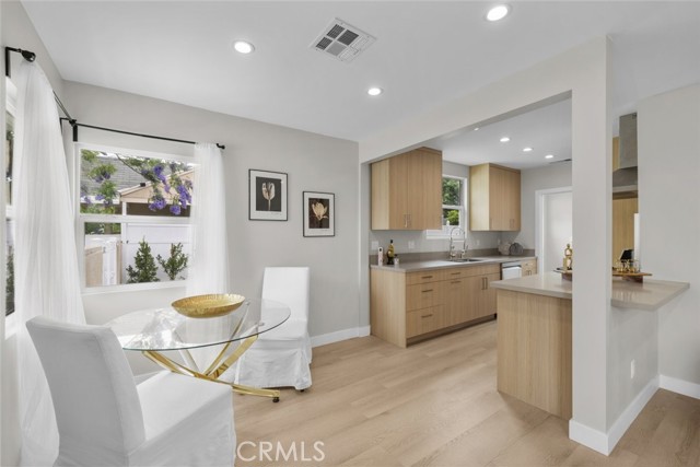 Detail Gallery Image 9 of 41 For 6820 Jellico Ave, Van Nuys,  CA 91406 - 3 Beds | 2 Baths