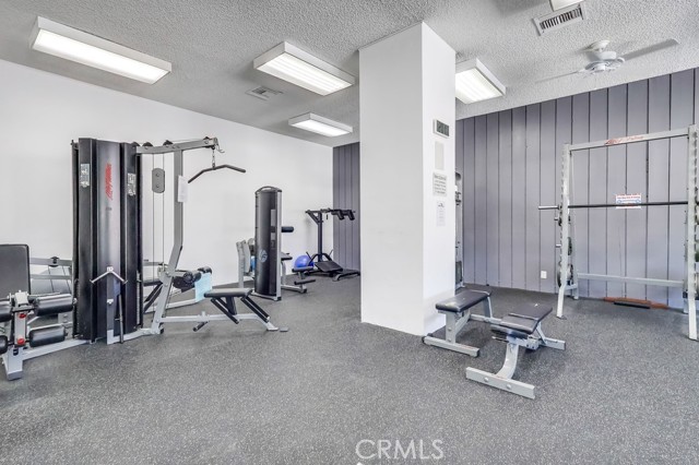 Detail Gallery Image 11 of 39 For 5585 E Pacific Coast #115,  Long Beach,  CA 90804 - 2 Beds | 1 Baths