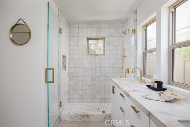 Image 15 of 42 For 212 19th Street