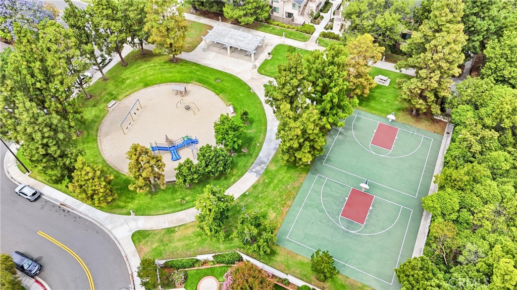 https://media.crmls.org/medias/e792c531-df22-4c7c-bec0-c8d3ad46f30c.jpg?preset=X-Large