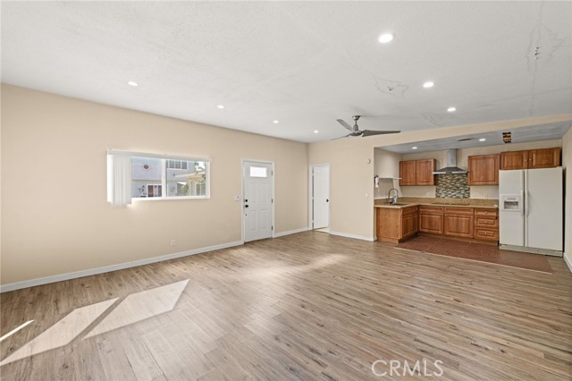 40 Country Wood Drive, Phillips Ranch CA: https://media.crmls.org/medias/e792d23b-913c-4360-a651-5eedec72351a.jpg