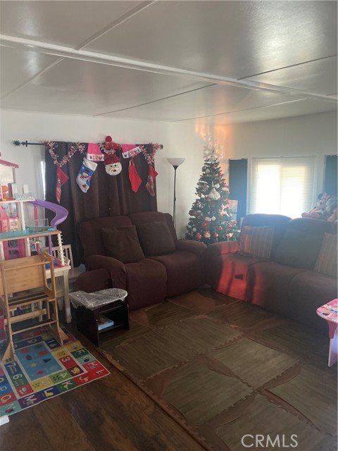 Detail Gallery Image 6 of 29 For 23701 Western, Torrance,  CA 90501 - 2 Beds | 1 Baths