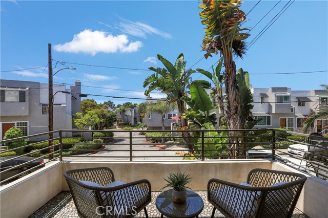 Balcony off of the Formal Living room....Cheers!