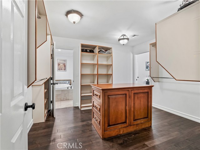 26675 Macmillan Ranch Road, Canyon Country CA: https://media.crmls.org/medias/e793dada-69c5-48bb-b4c6-b4e0efb0a374.jpg