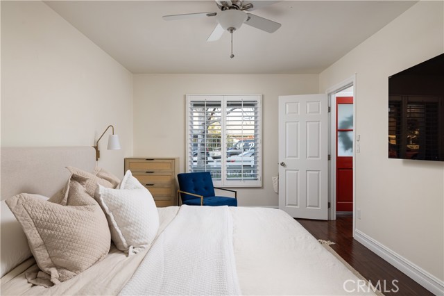 Detail Gallery Image 12 of 20 For 407 E 16th Pl, Costa Mesa,  CA 92627 - 4 Beds | 2/1 Baths