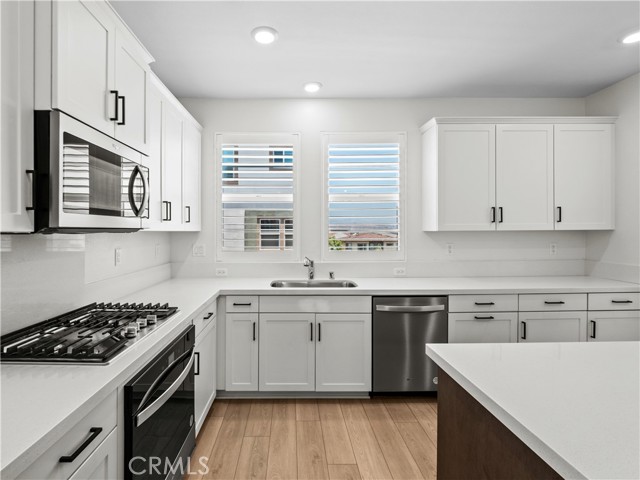 27148 Valley Oak Place, Valencia CA: https://media.crmls.org/medias/e79596fc-52d6-484e-838b-4a1913510cb2.jpg