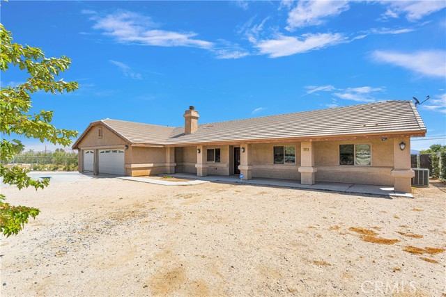 Detail Gallery Image 2 of 16 For 13611 El Rio Rd, Victorville,  CA 92392 - 4 Beds | 2 Baths