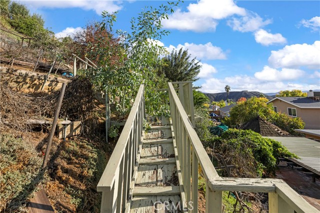 Detail Gallery Image 8 of 66 For 22211 Barbacoa, Saugus,  CA 91350 - 4 Beds | 3 Baths