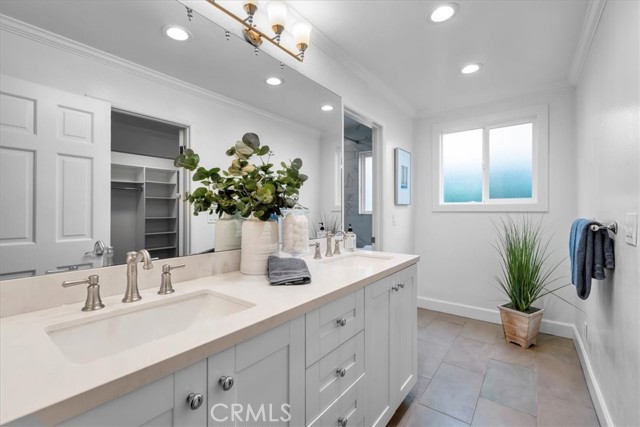 13 Laurel Square, Manhattan Beach, California 90266, 3 Bedrooms Bedrooms, ,2 BathroomsBathrooms,Residential,For Sale,Laurel,SB25012009