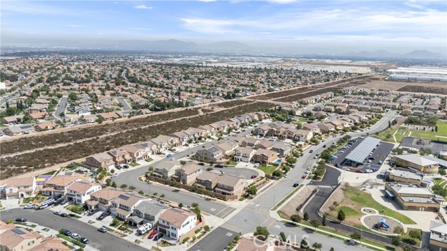 Detail Gallery Image 43 of 44 For 17012 Hal Ln, Fontana,  CA 92336 - 3 Beds | 2/1 Baths