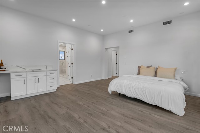 5196 Orange Place, Los Angeles CA: https://media.crmls.org/medias/e7997b78-513e-40ca-8235-b73cb3a43f52.jpg