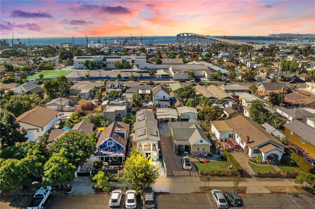 Detail Gallery Image 6 of 20 For 2141 Harrison Ave, San Diego,  CA 92113 - 4 Beds | 2/1 Baths